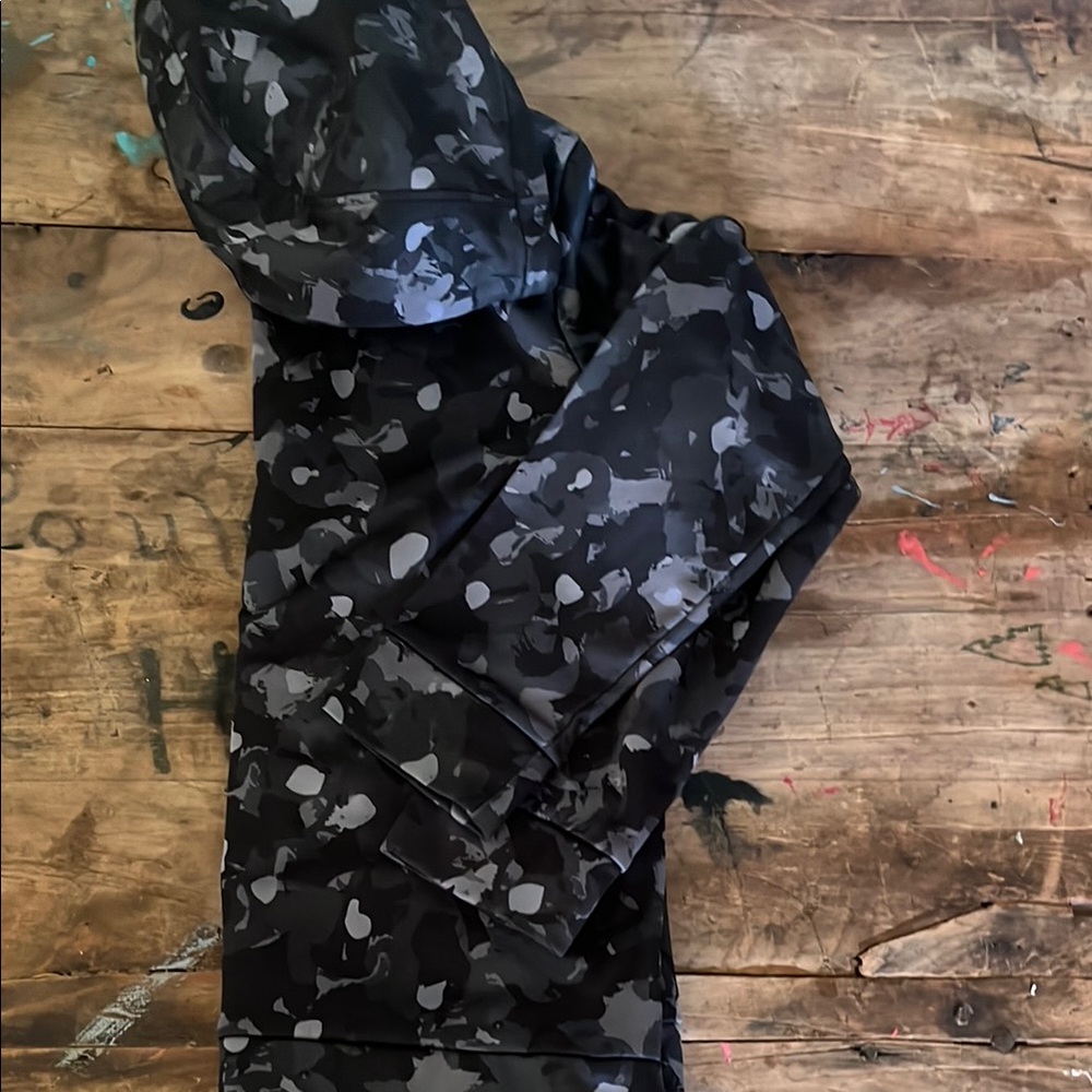 Under Armour Black Camo Hoodie - Picture 4 of 4
